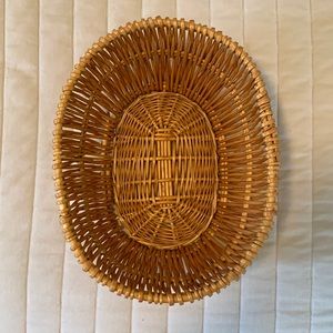 Woven basket, like new, great for cute storage